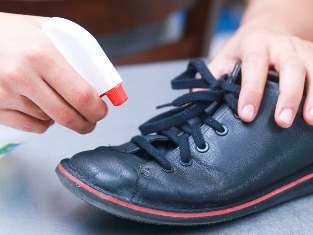 cipőtisztítás körömgomba ellen